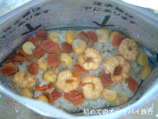 フリーズドライにお湯を入れて完成